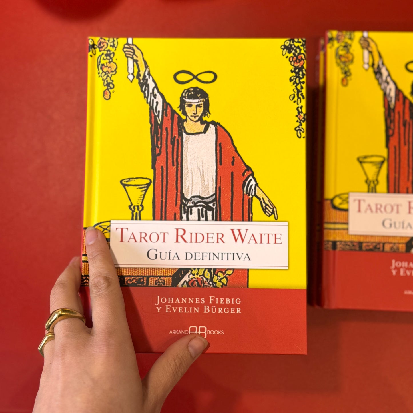 Guía definitiva del Tarot Rider Waite – (es un libro) Edición Arkano Books