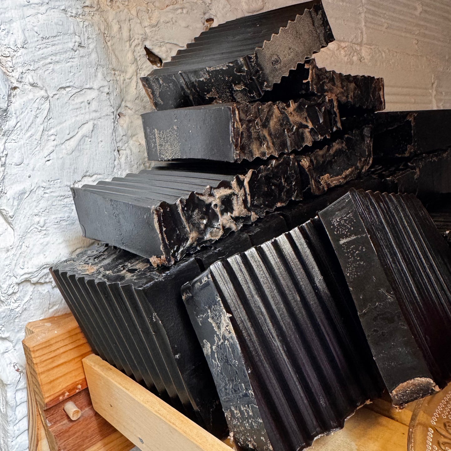 Jabón artesano de carbón (🐦🔥 renacer, purificar)