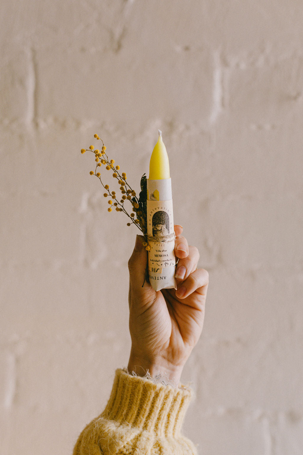 MIMOSA Corta y Gorda 40gr (Vela ritual amarilla: Felicidad y alegría)