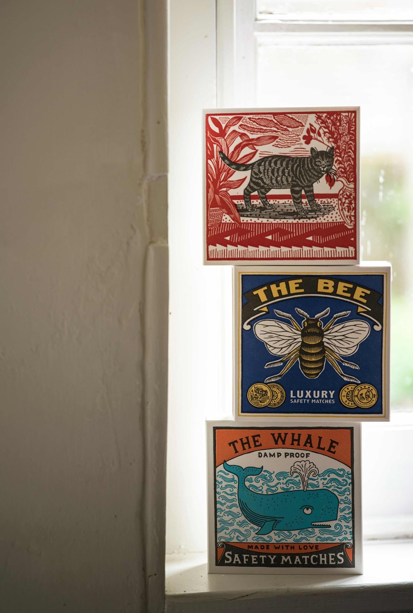 The Bee|Caja de cerillas