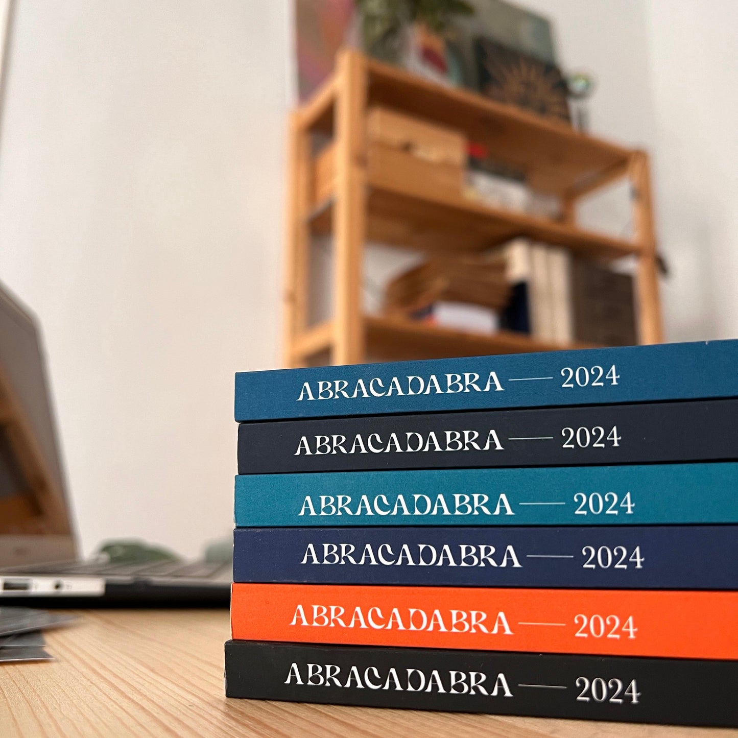 Agenda 2024, Portada ABRACADABRA - Israel Barranco