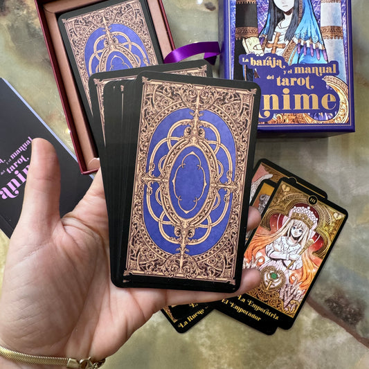 La baraja y el manual del Tarot del Anime