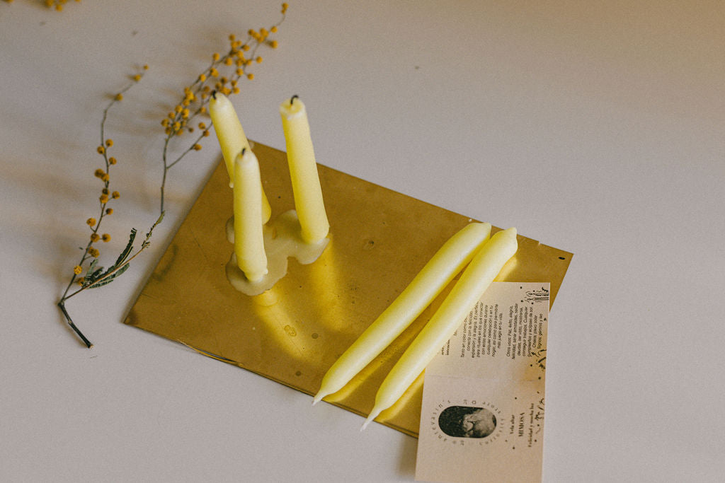 Vela ritual amarilla MIMOSA  15gr x 13cm (felicidad y alegría)