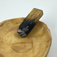 Cargar imagen en el visor de la galería, Plato pequeño terracota clara esmaltado
