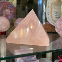 Cargar imagen en el visor de la galería, Pirámide de cuarzo rosa
