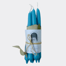 Cargar imagen en el visor de la galería, Vela ritual celeste EUCALIPTO 15gr x 13cm (fluir)
